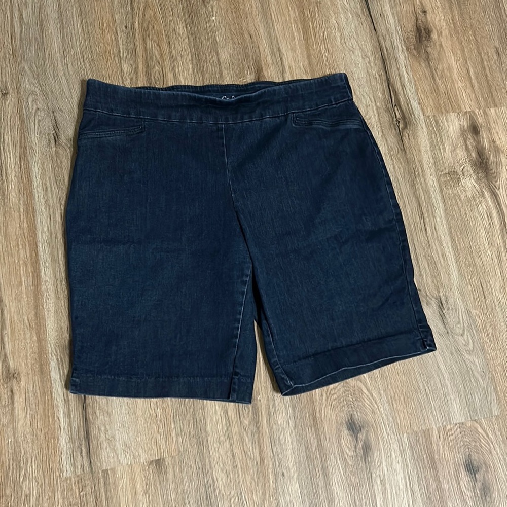 Women’s Bermuda shorts, denim, size 18, regular